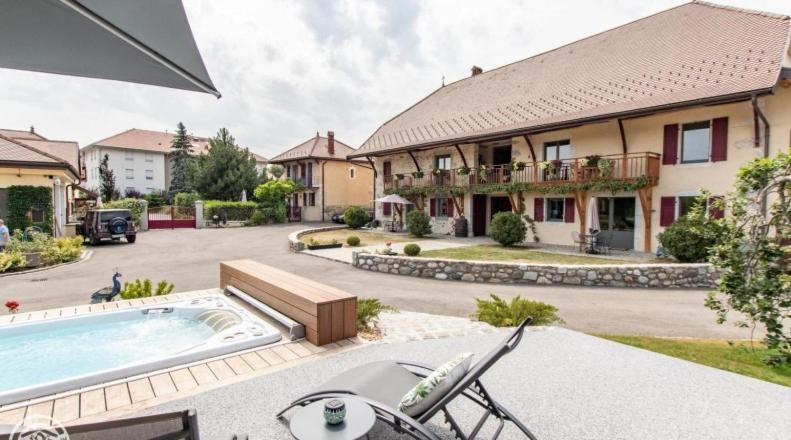 Le Paon Bleu Annecy Poisy Panzió Kültér fotó